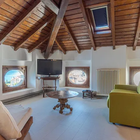 Casa Dell' Artista Appartamento Sala Comacina